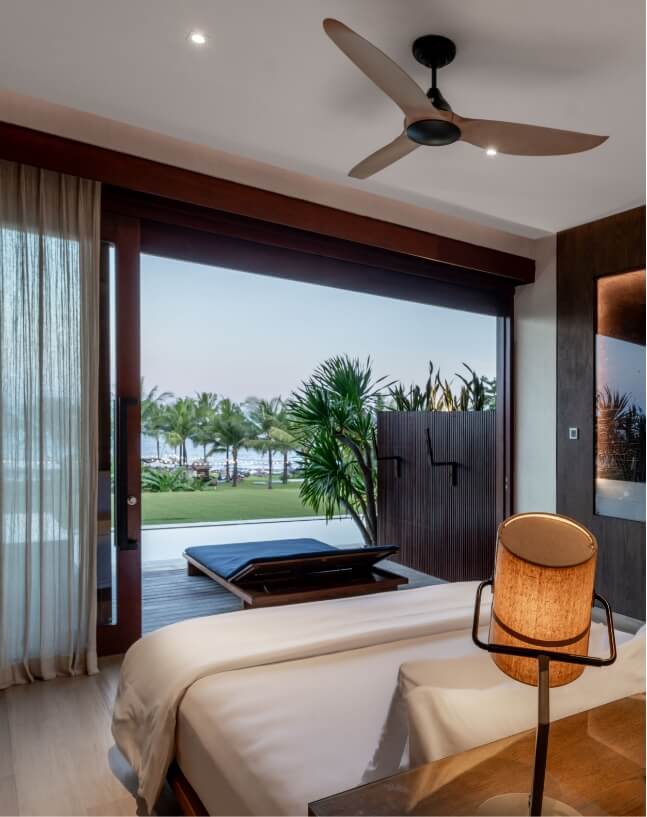 Luxury Beachfront  Pool Suites